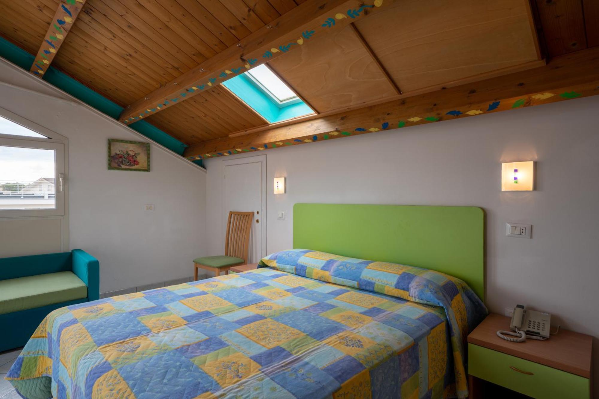 Hotel Marconi كاتوليكا المظهر الخارجي الصورة