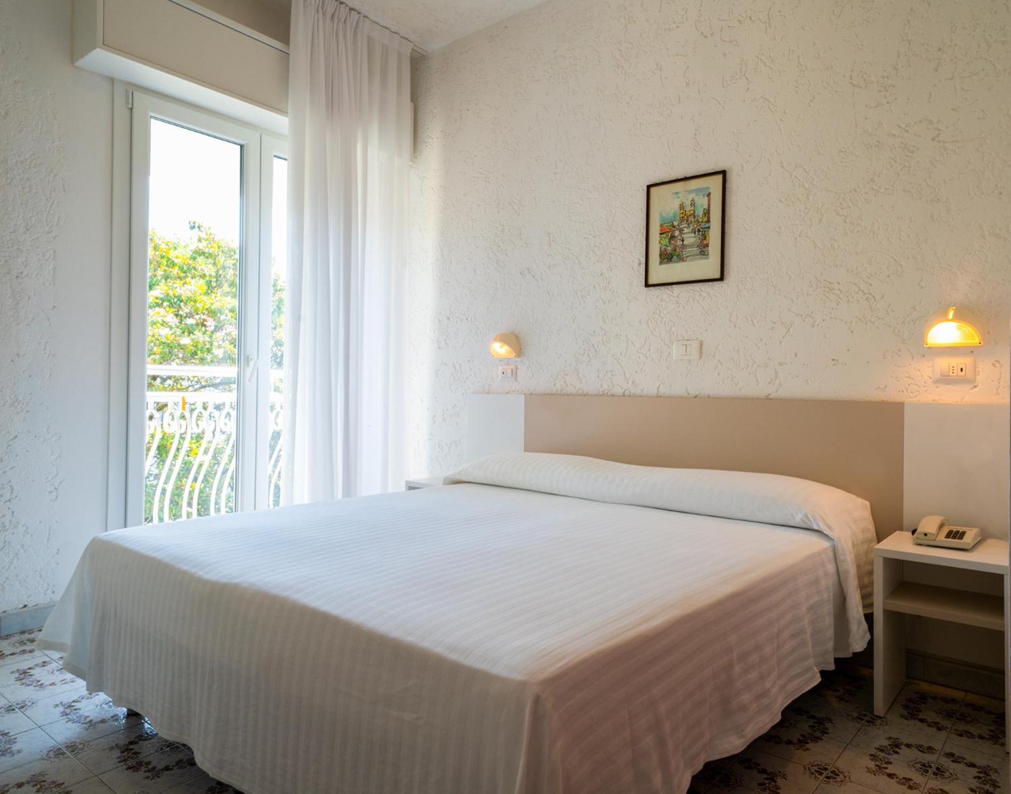 Hotel Marconi كاتوليكا المظهر الخارجي الصورة