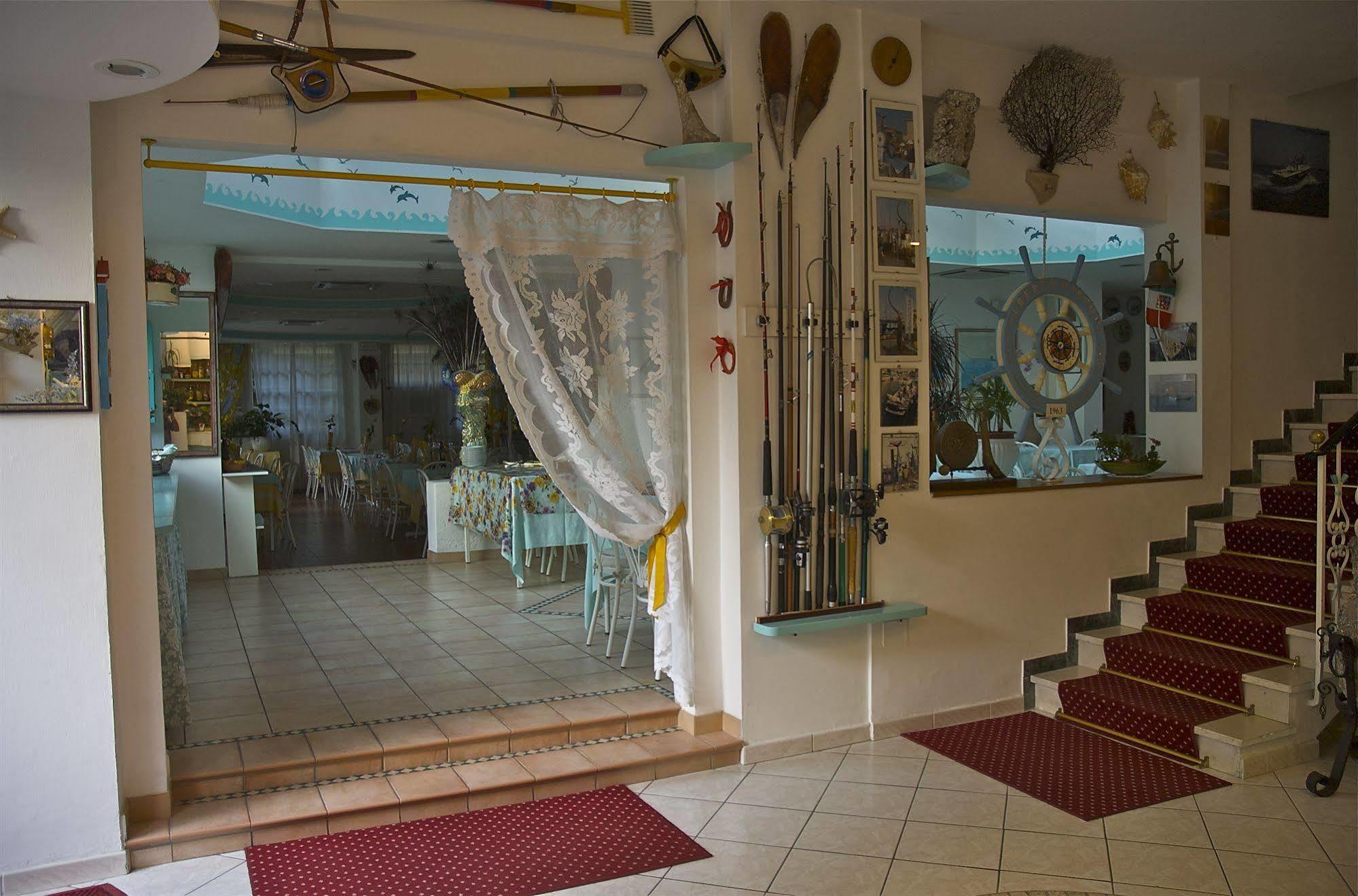 Hotel Marconi كاتوليكا المظهر الخارجي الصورة