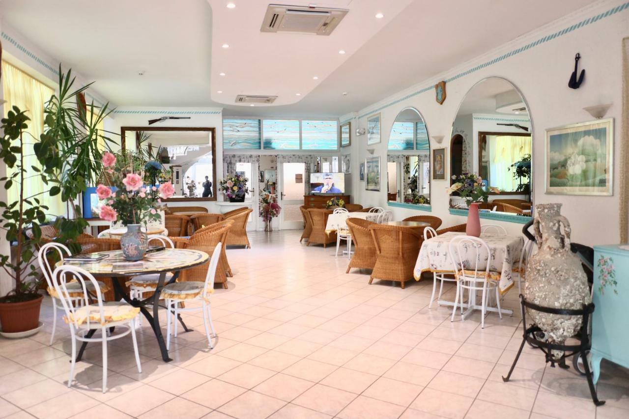 Hotel Marconi كاتوليكا المظهر الخارجي الصورة